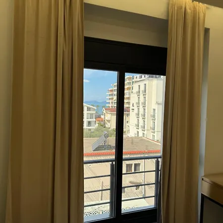 Apartment Romeo's *